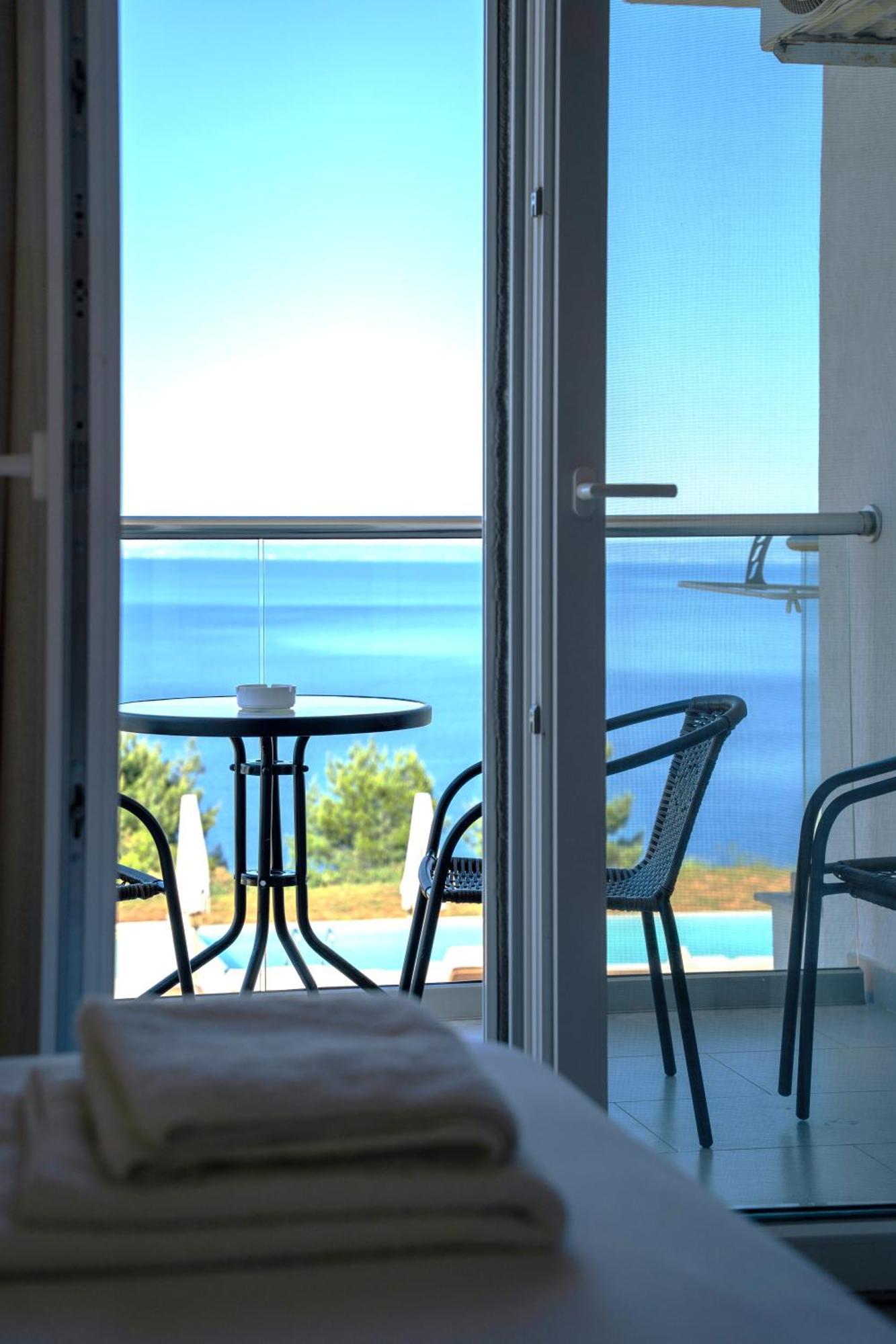 Blue Dream Apart Otel Afytos